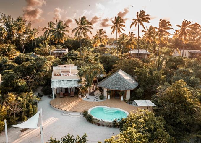 Białe Piaski i Turkus Oceanu: Ekskluzywny Azyl w White Sand